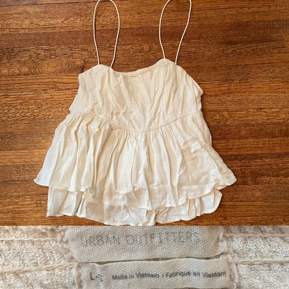 cute white tank top !!